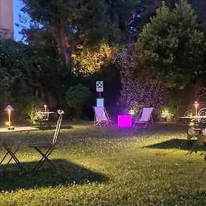 5* Alojamento de Acomodação e Pequeno-almoço Riari Garden