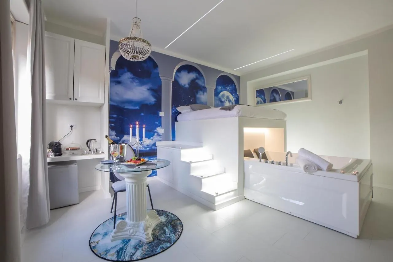 Love Suite Roma - Il Nido D'Amore 5*,  Italia